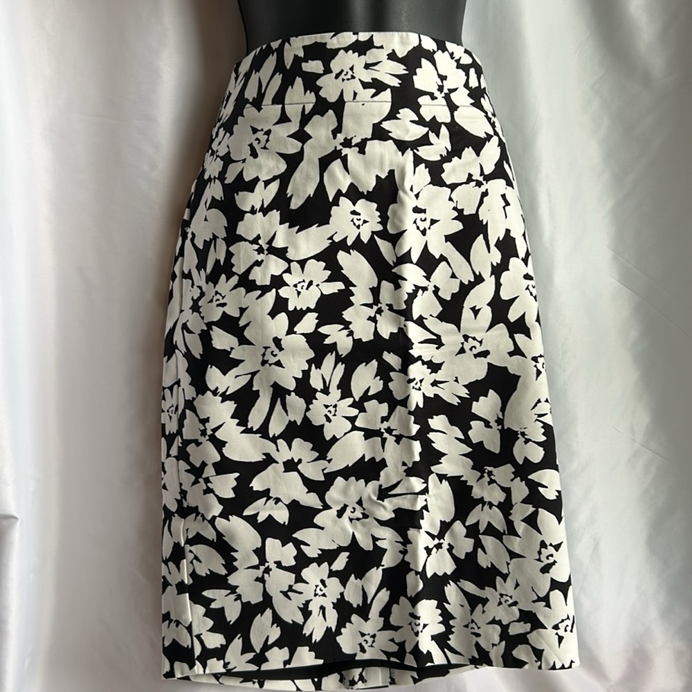 Loft Floral Zippered Pencil Skirt Size 6